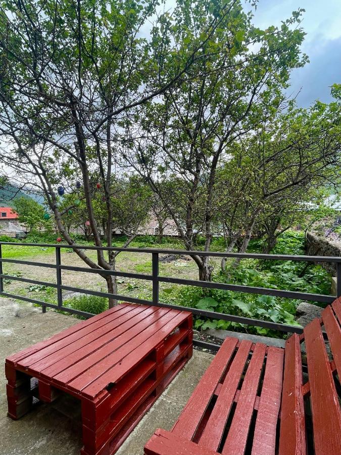 Piligrim Kazbegi Hotel Buitenkant foto