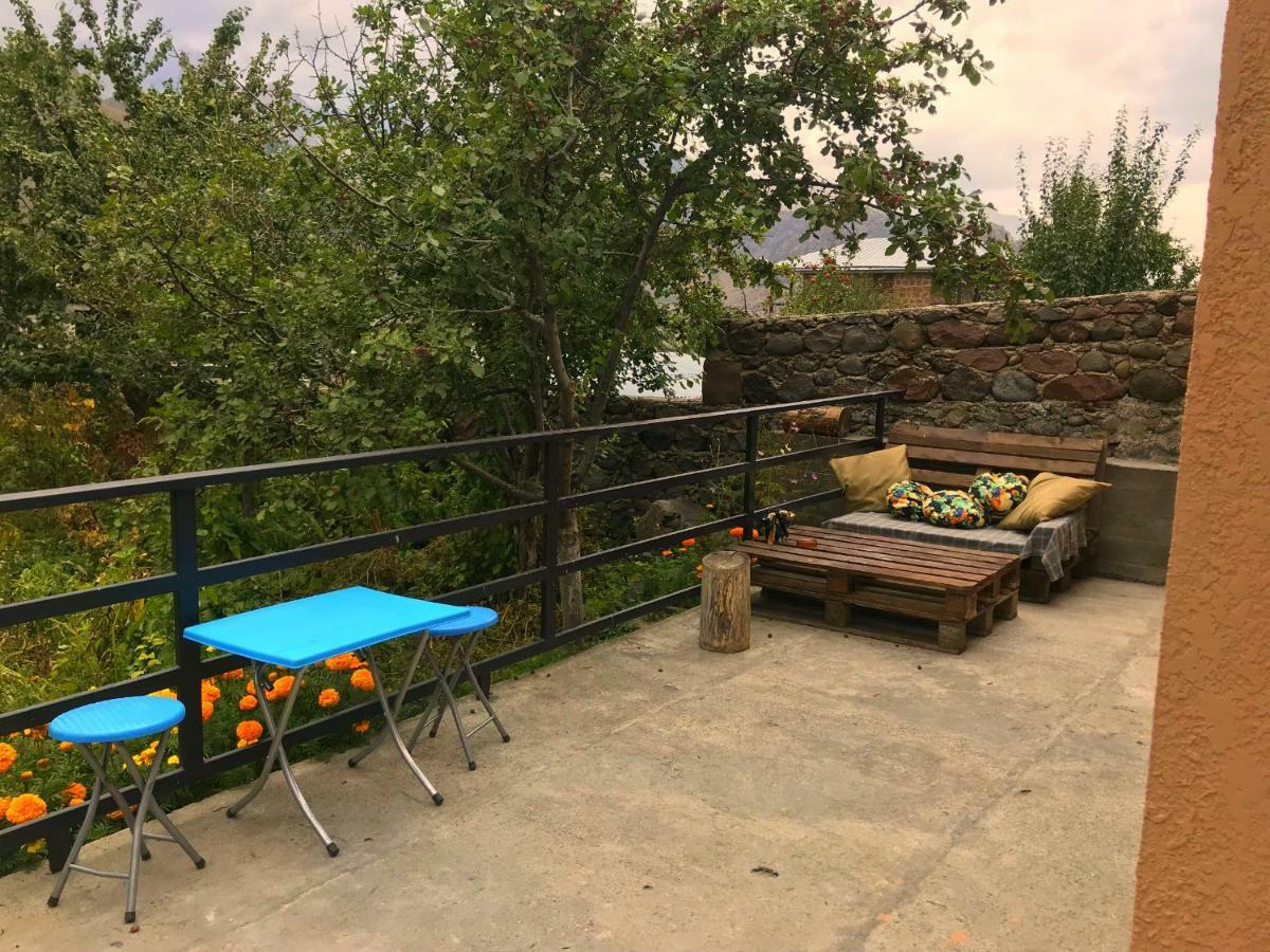 Piligrim Kazbegi Hotel Buitenkant foto